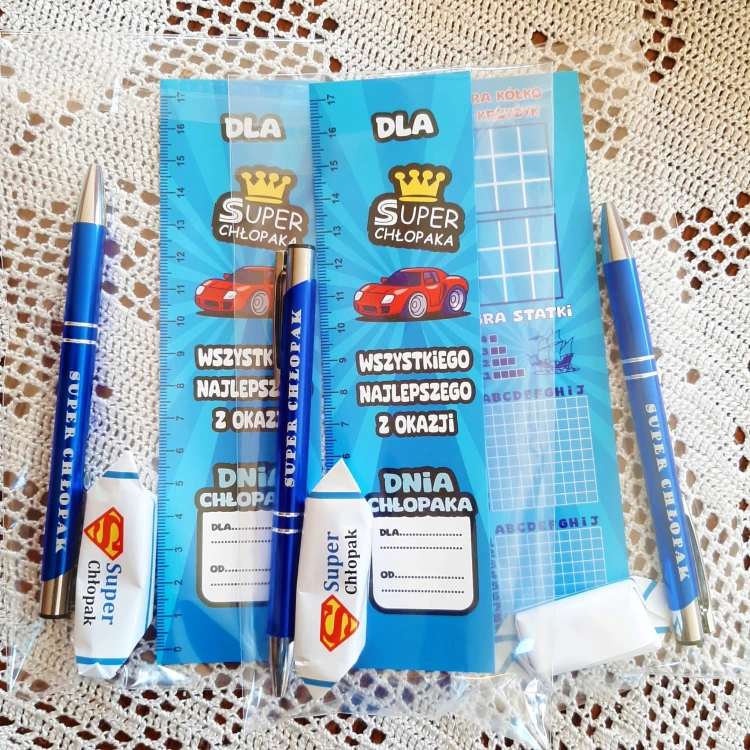 PREZENT- 3w1 -NA DZIEŃ CHŁOPAKA -ZAKŁADKA -LINIJKA 2X GRA+ DŁUGOPIS+ KRÓWKA